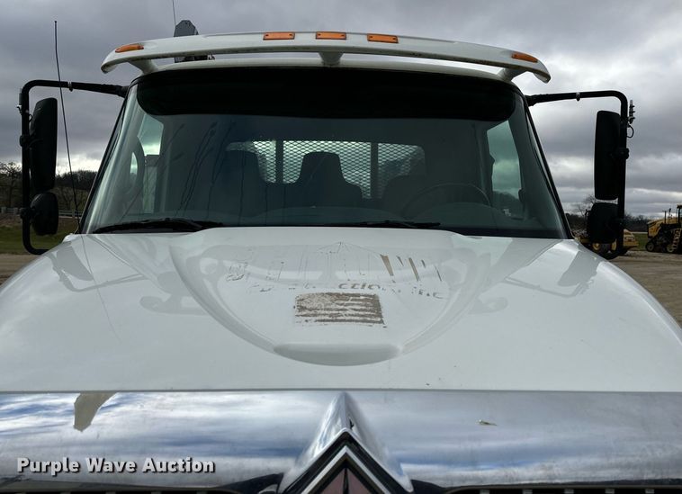 image for item EG7007 2007 International 4300 SBA utility / service truck