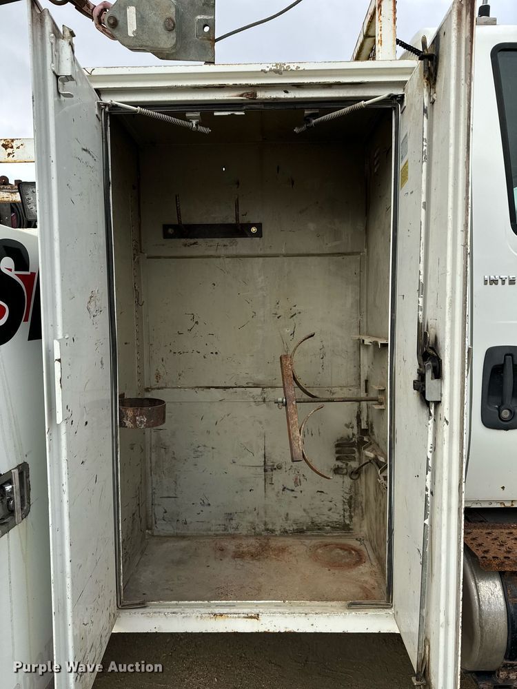 image for item EG7007 2007 International 4300 SBA utility / service truck