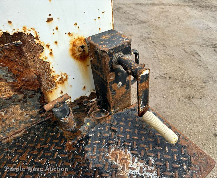 image for item EG7007 2007 International 4300 SBA utility / service truck