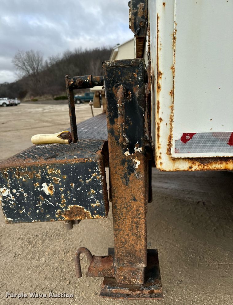 image for item EG7007 2007 International 4300 SBA utility / service truck