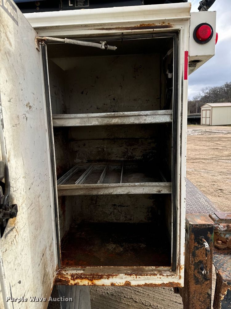 image for item EG7007 2007 International 4300 SBA utility / service truck