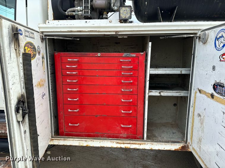 image for item EG7007 2007 International 4300 SBA utility / service truck