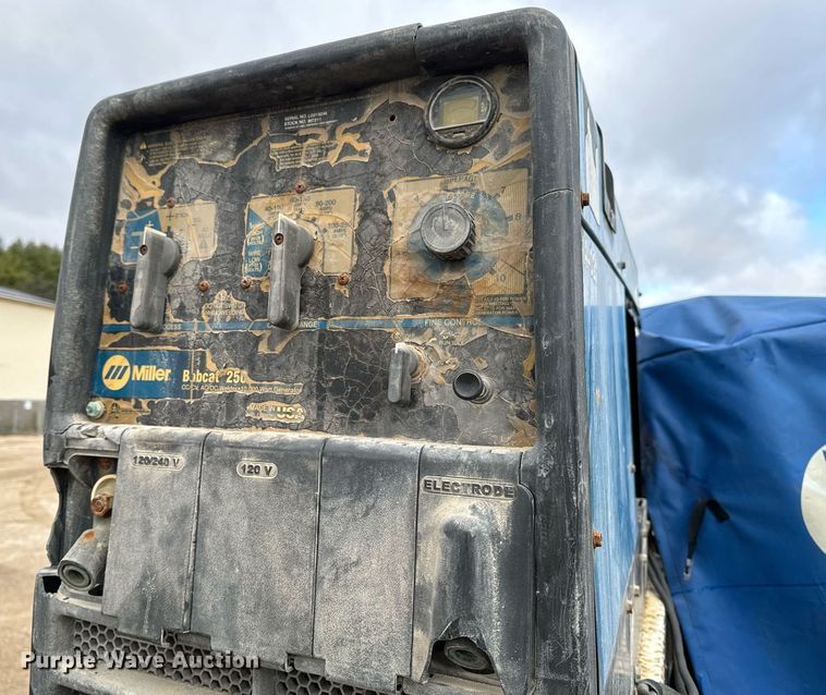 image for item EG7007 2007 International 4300 SBA utility / service truck