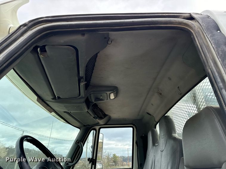 image for item EG7007 2007 International 4300 SBA utility / service truck