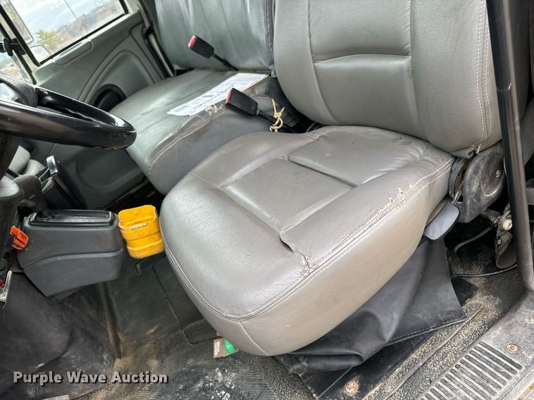 image for item EG7007 2007 International 4300 SBA utility / service truck