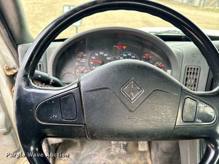 image for item EG7007 2007 International 4300 SBA utility / service truck