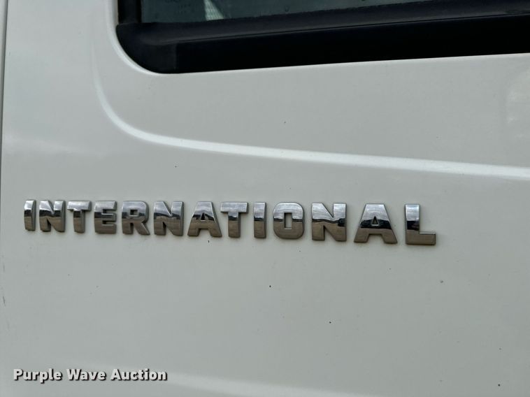 image for item EG7007 2007 International 4300 SBA utility / service truck