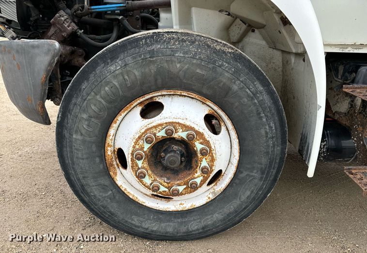 image for item EG7007 2007 International 4300 SBA utility / service truck