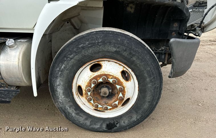 image for item EG7007 2007 International 4300 SBA utility / service truck