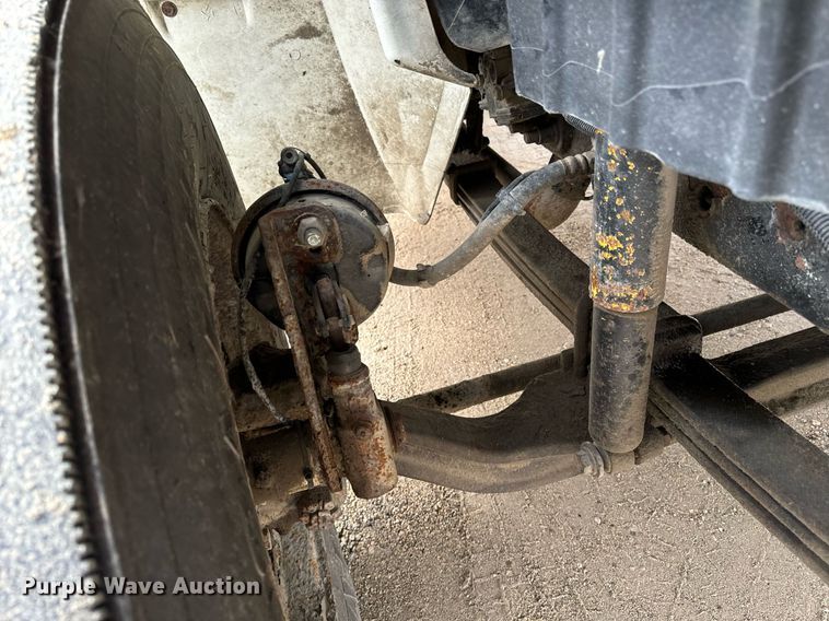 image for item EG7007 2007 International 4300 SBA utility / service truck