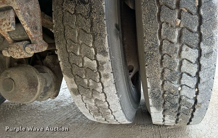 image for item EG7007 2007 International 4300 SBA utility / service truck