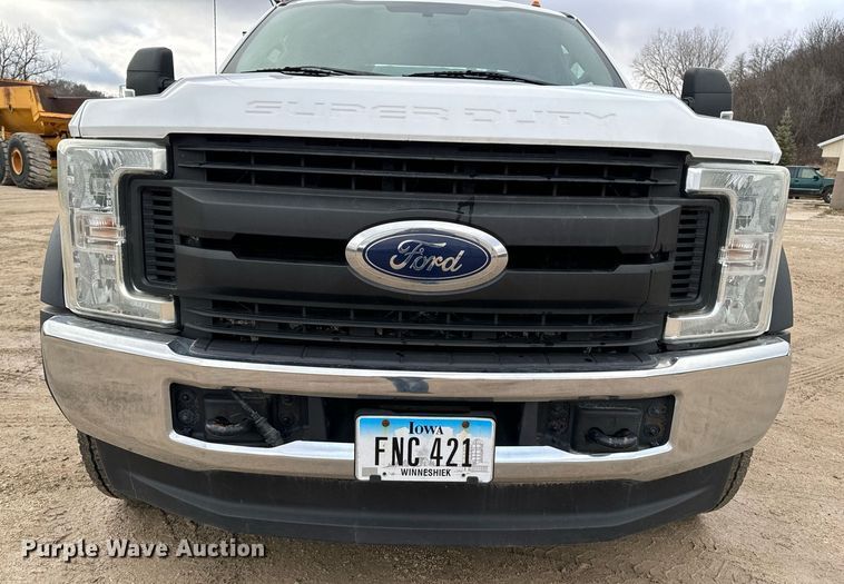 image for item EG7008 2017 Ford F550 Super Duty XL SuperCab utility / service truck