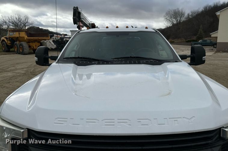 image for item EG7008 2017 Ford F550 Super Duty XL SuperCab utility / service truck