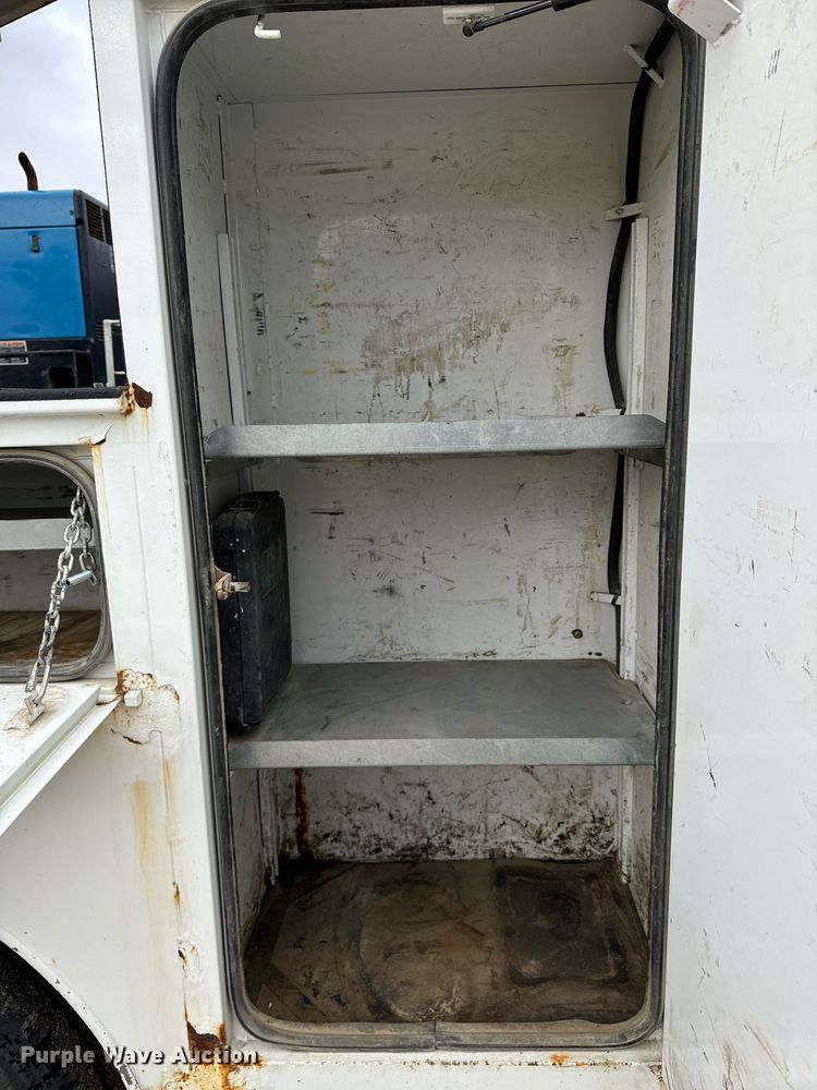 image for item EG7008 2017 Ford F550 Super Duty XL SuperCab utility / service truck