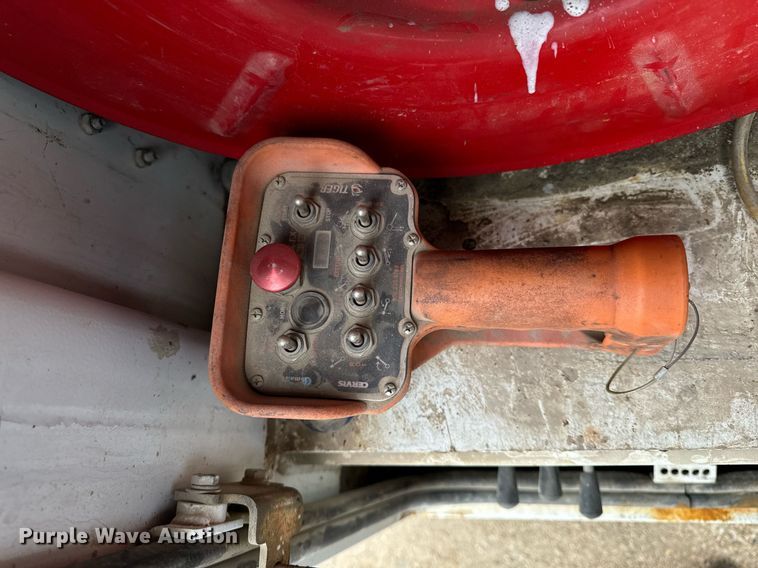 image for item EG7008 2017 Ford F550 Super Duty XL SuperCab utility / service truck