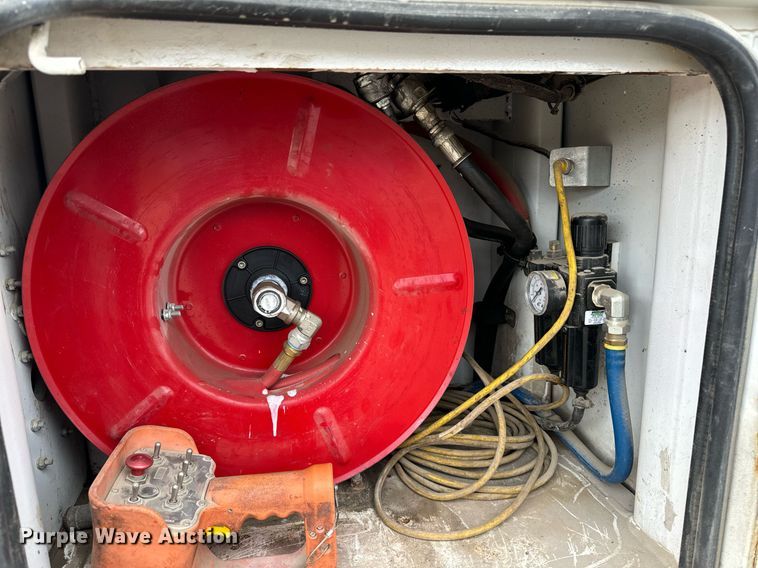 image for item EG7008 2017 Ford F550 Super Duty XL SuperCab utility / service truck