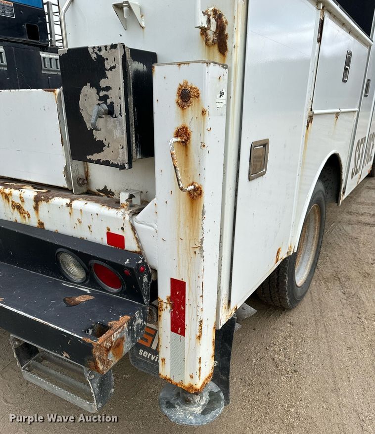 image for item EG7008 2017 Ford F550 Super Duty XL SuperCab utility / service truck