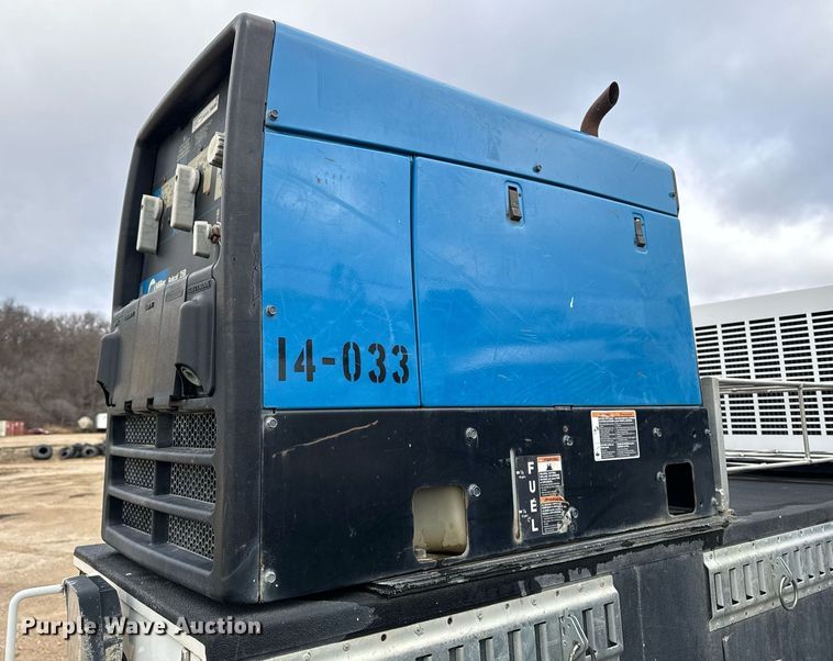 image for item EG7008 2017 Ford F550 Super Duty XL SuperCab utility / service truck