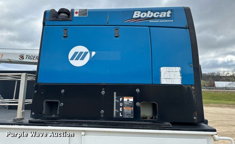 image for item EG7008 2017 Ford F550 Super Duty XL SuperCab utility / service truck