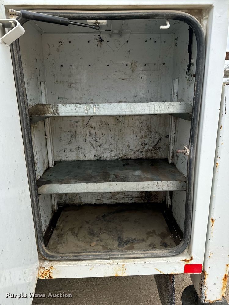 image for item EG7008 2017 Ford F550 Super Duty XL SuperCab utility / service truck