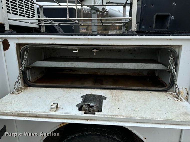 image for item EG7008 2017 Ford F550 Super Duty XL SuperCab utility / service truck