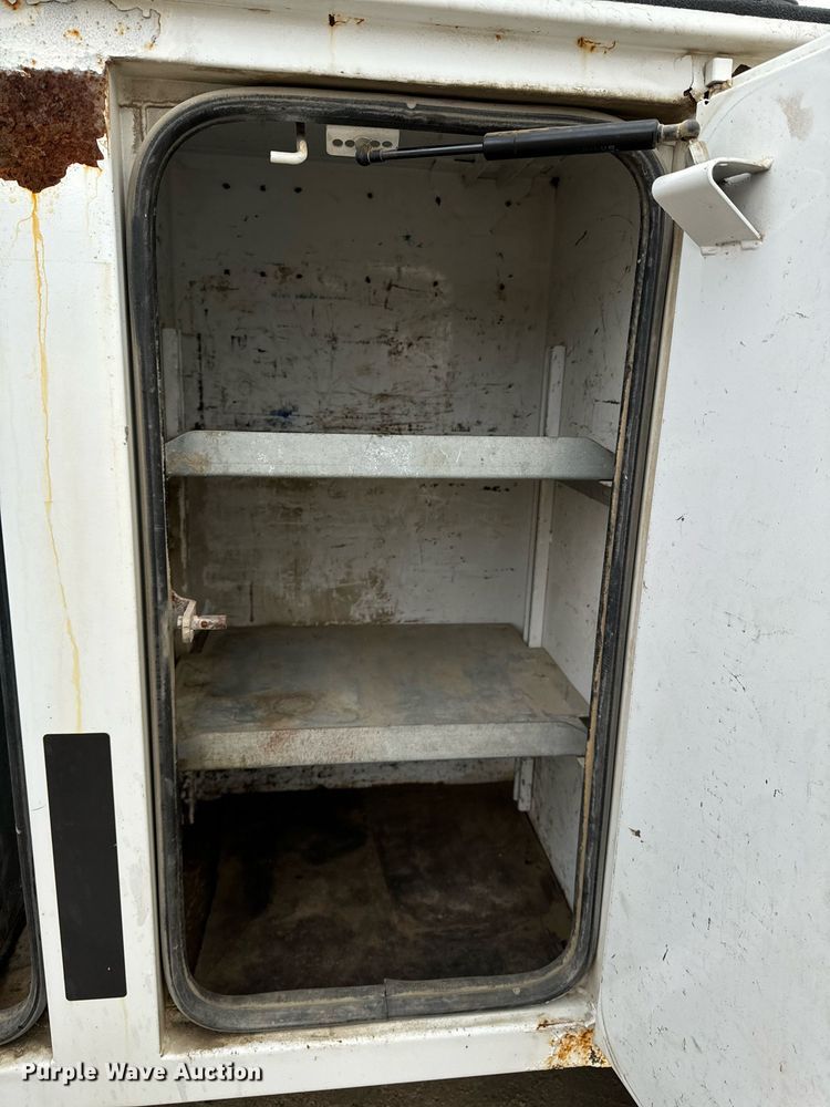 image for item EG7008 2017 Ford F550 Super Duty XL SuperCab utility / service truck