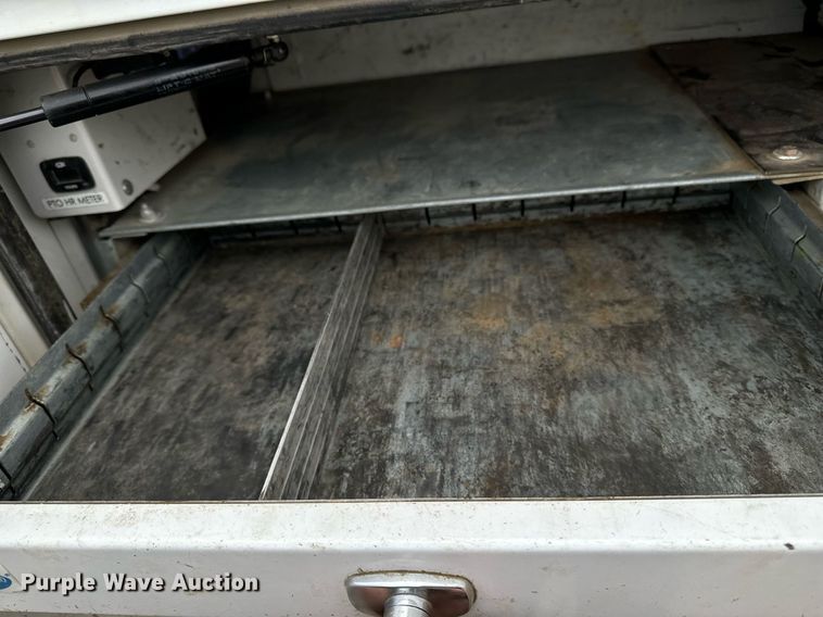 image for item EG7008 2017 Ford F550 Super Duty XL SuperCab utility / service truck