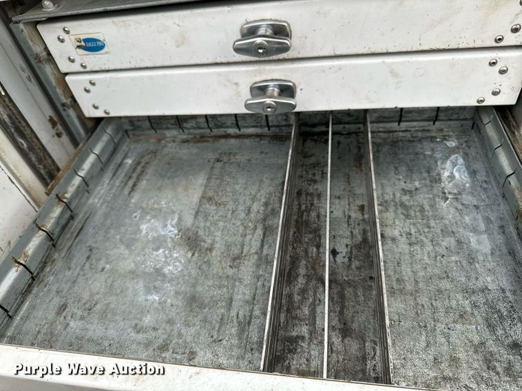 image for item EG7008 2017 Ford F550 Super Duty XL SuperCab utility / service truck