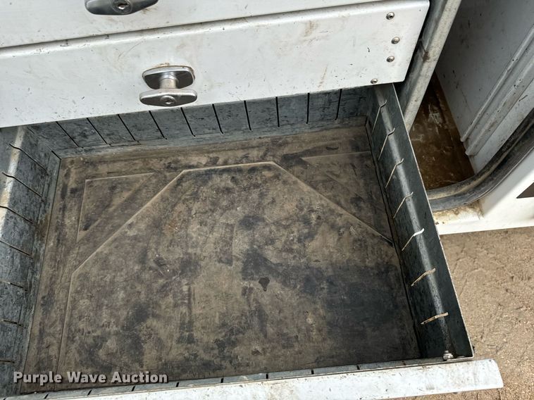 image for item EG7008 2017 Ford F550 Super Duty XL SuperCab utility / service truck