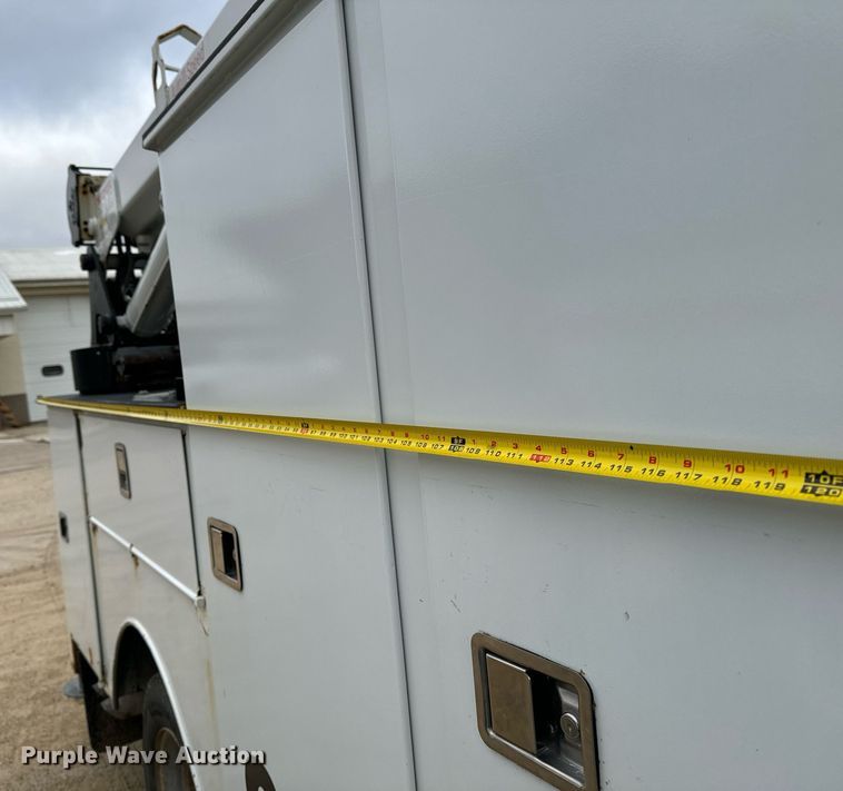 image for item EG7008 2017 Ford F550 Super Duty XL SuperCab utility / service truck