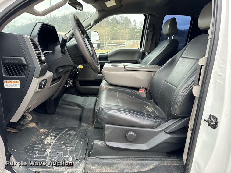 image for item EG7008 2017 Ford F550 Super Duty XL SuperCab utility / service truck