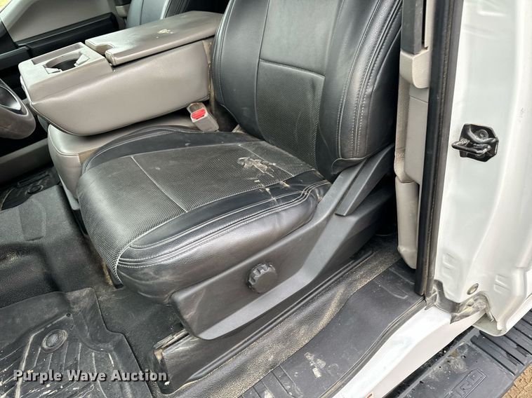 image for item EG7008 2017 Ford F550 Super Duty XL SuperCab utility / service truck