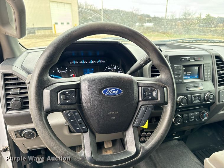 image for item EG7008 2017 Ford F550 Super Duty XL SuperCab utility / service truck