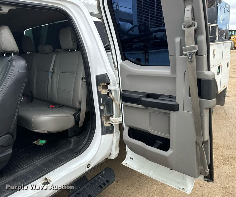 image for item EG7008 2017 Ford F550 Super Duty XL SuperCab utility / service truck