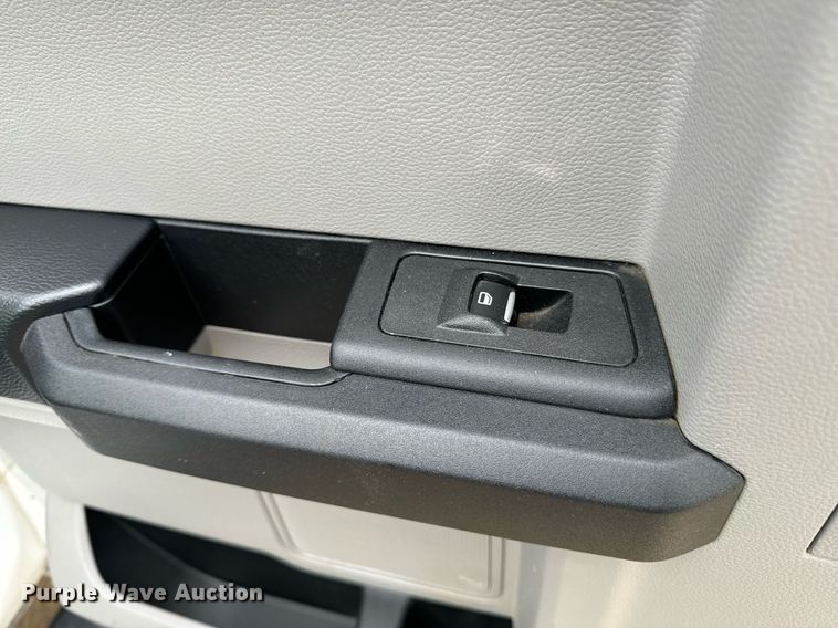 image for item EG7008 2017 Ford F550 Super Duty XL SuperCab utility / service truck