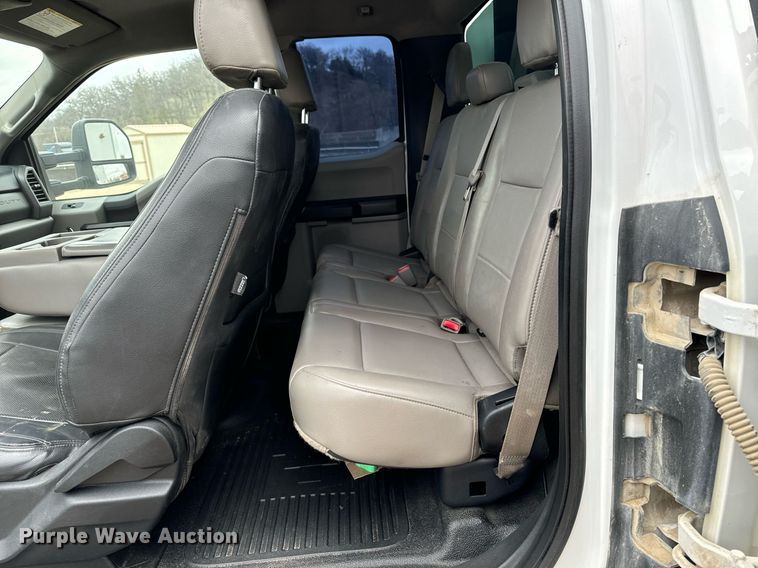 image for item EG7008 2017 Ford F550 Super Duty XL SuperCab utility / service truck