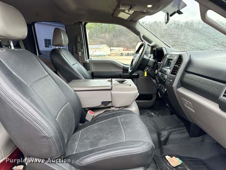 image for item EG7008 2017 Ford F550 Super Duty XL SuperCab utility / service truck