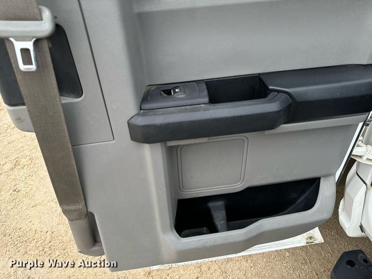 image for item EG7008 2017 Ford F550 Super Duty XL SuperCab utility / service truck