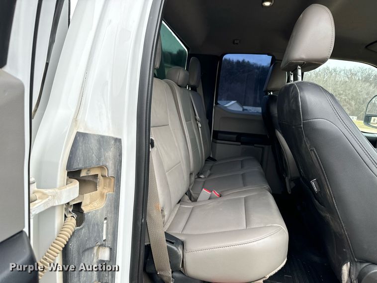 image for item EG7008 2017 Ford F550 Super Duty XL SuperCab utility / service truck