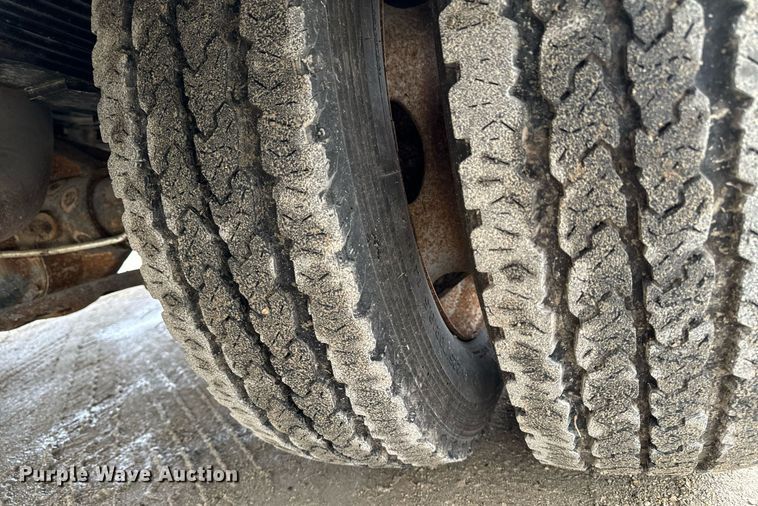 image for item EG7008 2017 Ford F550 Super Duty XL SuperCab utility / service truck