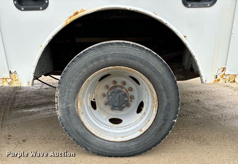 image for item EG7008 2017 Ford F550 Super Duty XL SuperCab utility / service truck