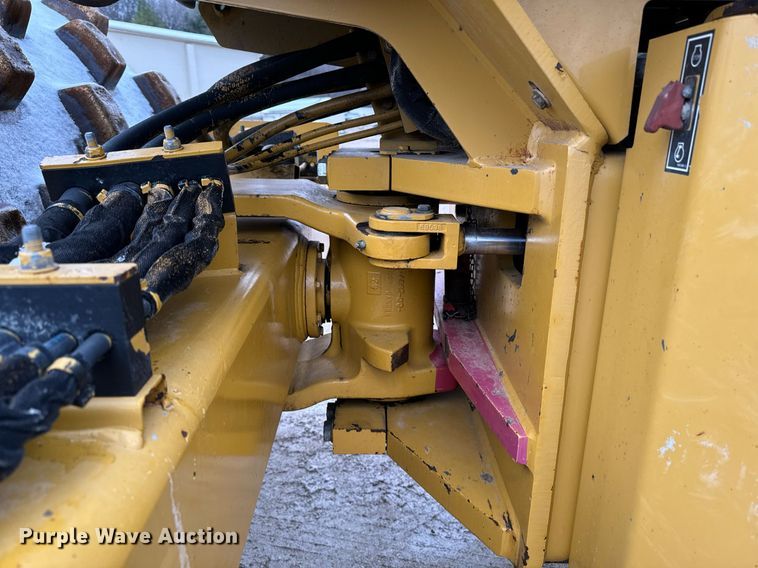 image for item EG7009 2010 Caterpillar CS56 single drum vibratory roller