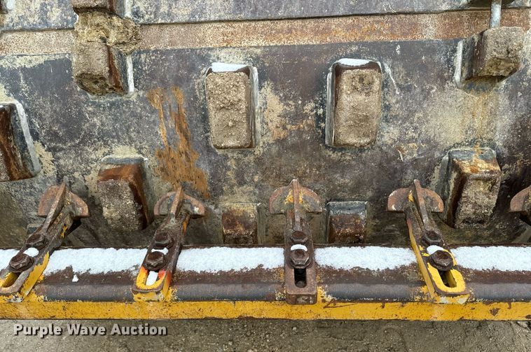 image for item EG7009 2010 Caterpillar CS56 single drum vibratory roller