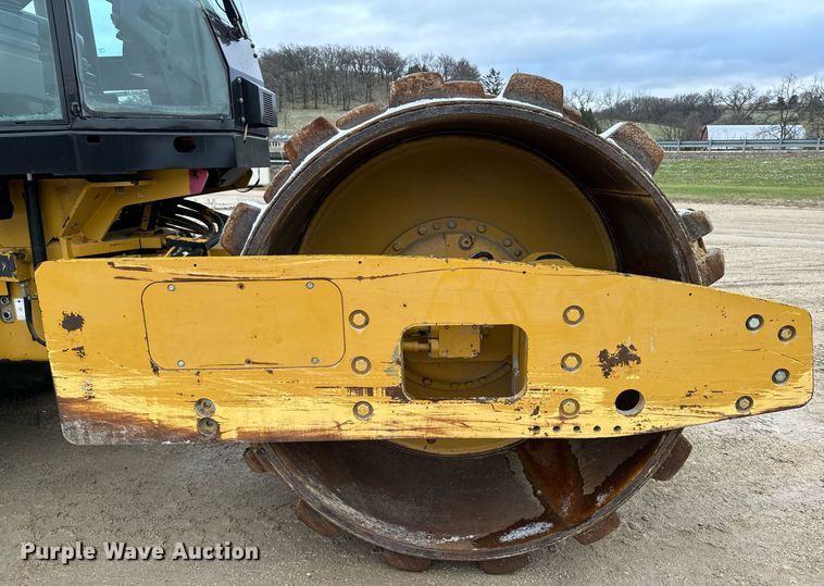 image for item EG7009 2010 Caterpillar CS56 single drum vibratory roller