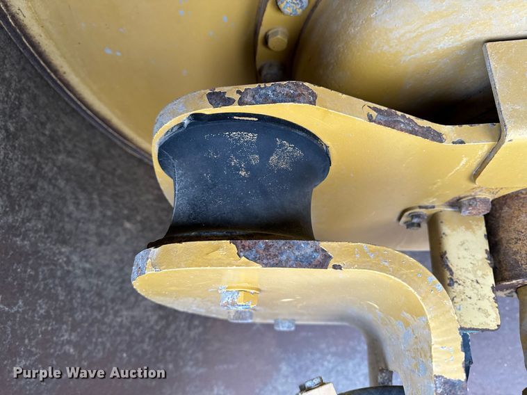 image for item EG7009 2010 Caterpillar CS56 single drum vibratory roller