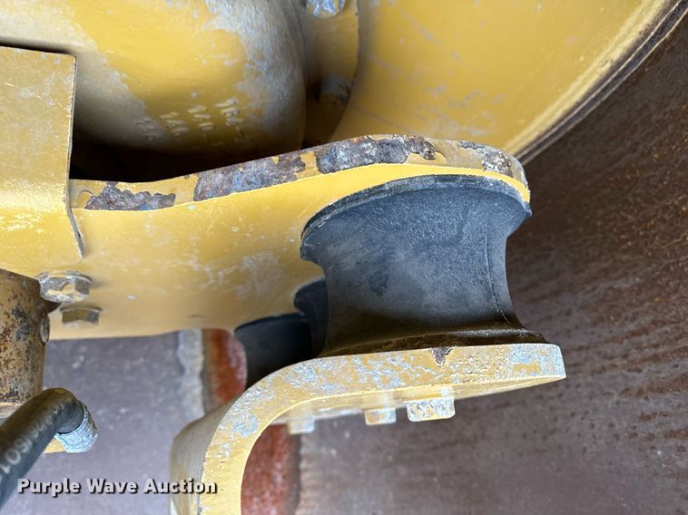 image for item EG7009 2010 Caterpillar CS56 single drum vibratory roller