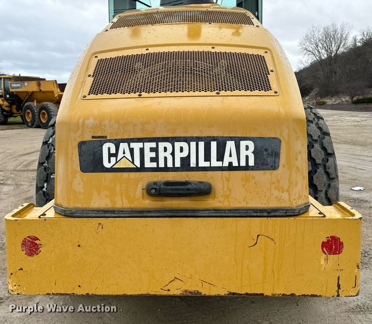image for item EG7009 2010 Caterpillar CS56 single drum vibratory roller