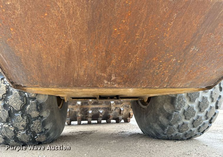 image for item EG7009 2010 Caterpillar CS56 single drum vibratory roller