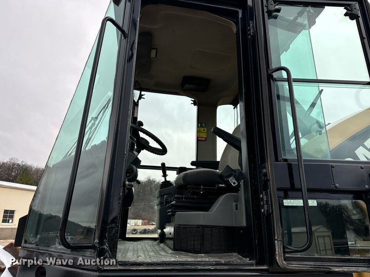 image for item EG7009 2010 Caterpillar CS56 single drum vibratory roller