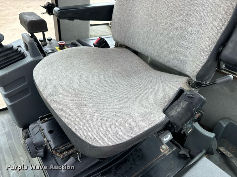 image for item EG7009 2010 Caterpillar CS56 single drum vibratory roller